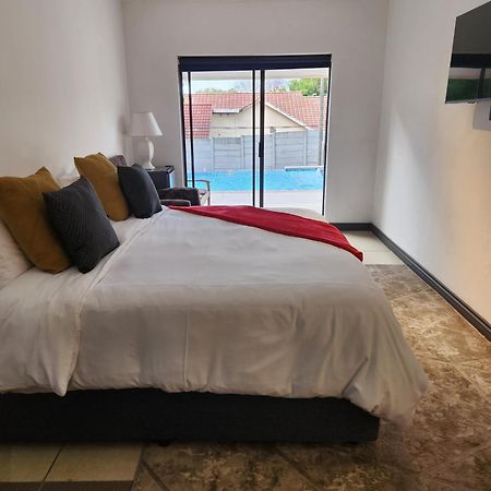 17 On Buffalo Johannesburg Bagian luar foto