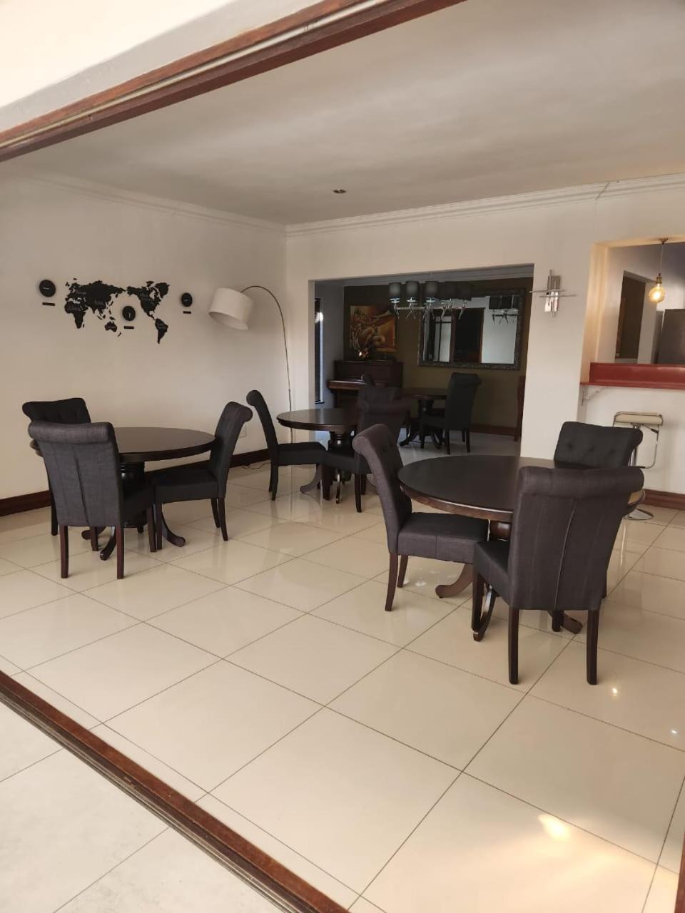 17 On Buffalo Johannesburg Bagian luar foto